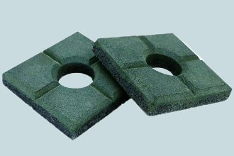 Rubber mat for tree fence