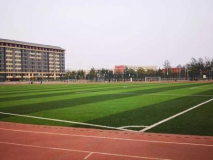What do I need to be aware of when laying artificial turf?